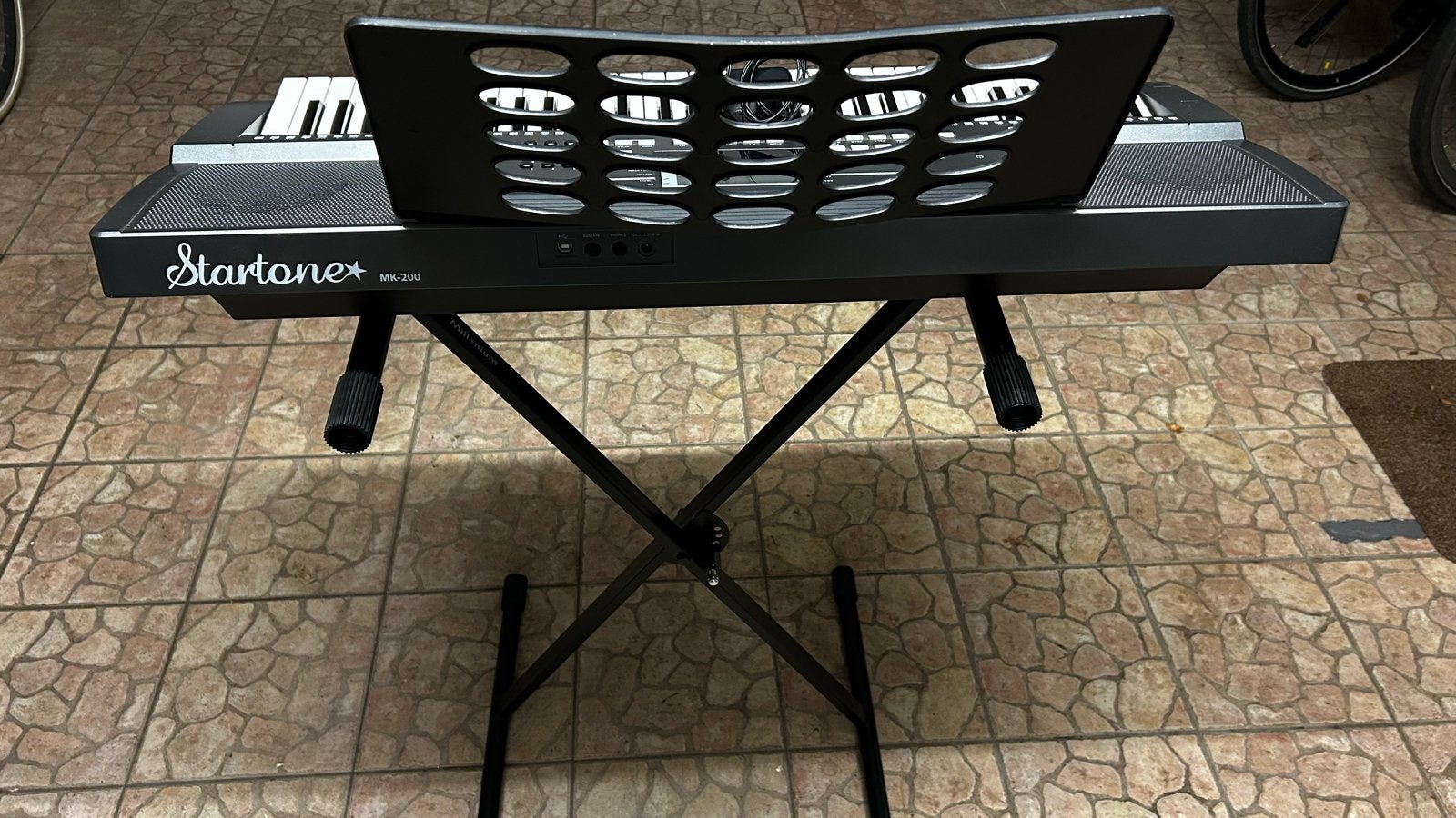 Foto 6 van Startone MK-200 Keyboard met standaard