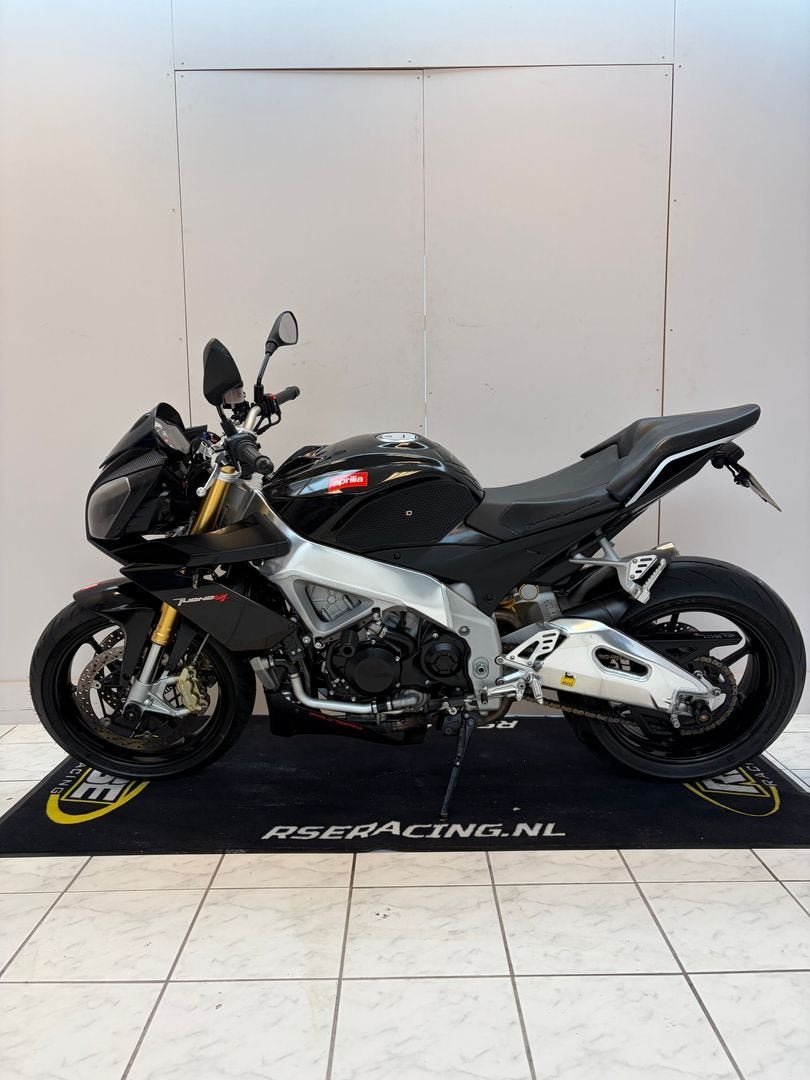 APRILIA Tuono 1000R (bj 2011) 40,742 km, 4 cilinders, Motorrijbewijs A, Bedrijf, Onbekend