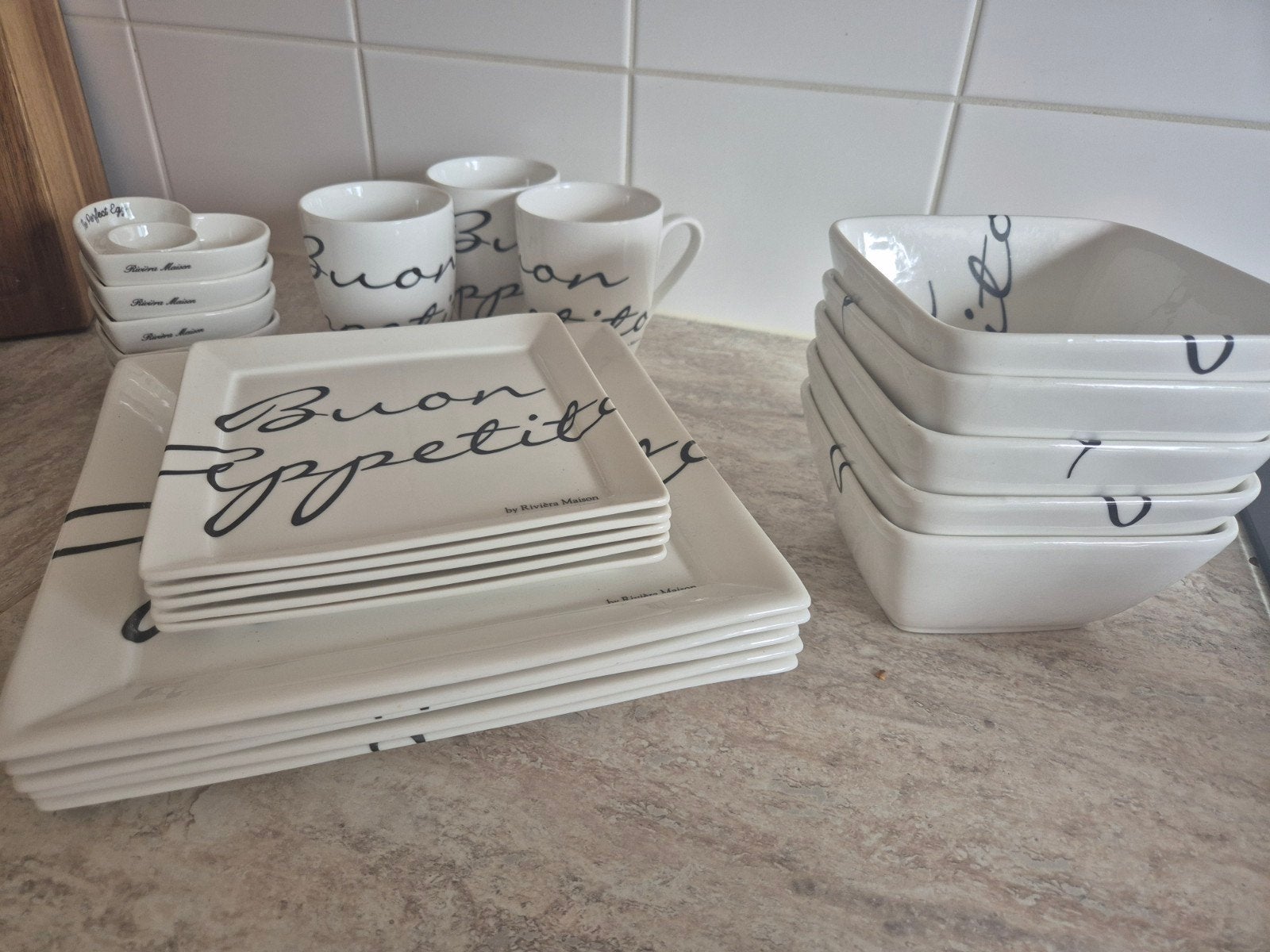 Riviera Maison Servies: Borden, Kommen, Bekers & Eierdopjes, Huis en Inrichting, Overige merken, Keramiek, Landelijk/Boerenbont