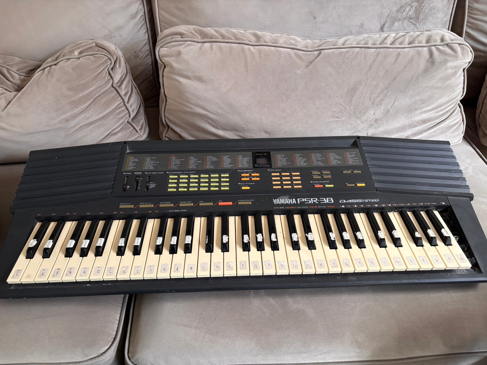 Yamaha PSR-38 Vintage Keyboard - Klassiek Digitaal Piano, Muziek en Instrumenten, Keyboards, Ophalen, 61 toetsen, Gebruikt, Midi-aansluiting
