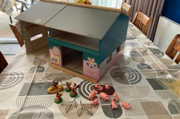 Houten boerderij xxl met diertjes, Kinderen en Baby's, Speelgoed | Houten speelgoed, Ophalen, Gebruikt