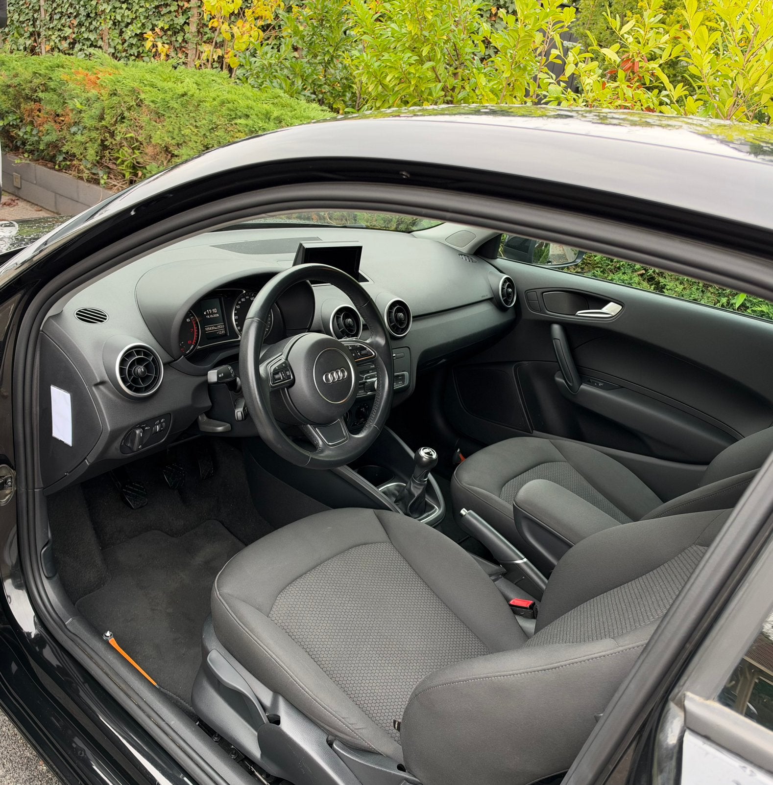 Audi A1 1.0 Tfsi 2016 Zwart, Voorwielaandrijving, 95 pk, 4 stoelen, Zwart