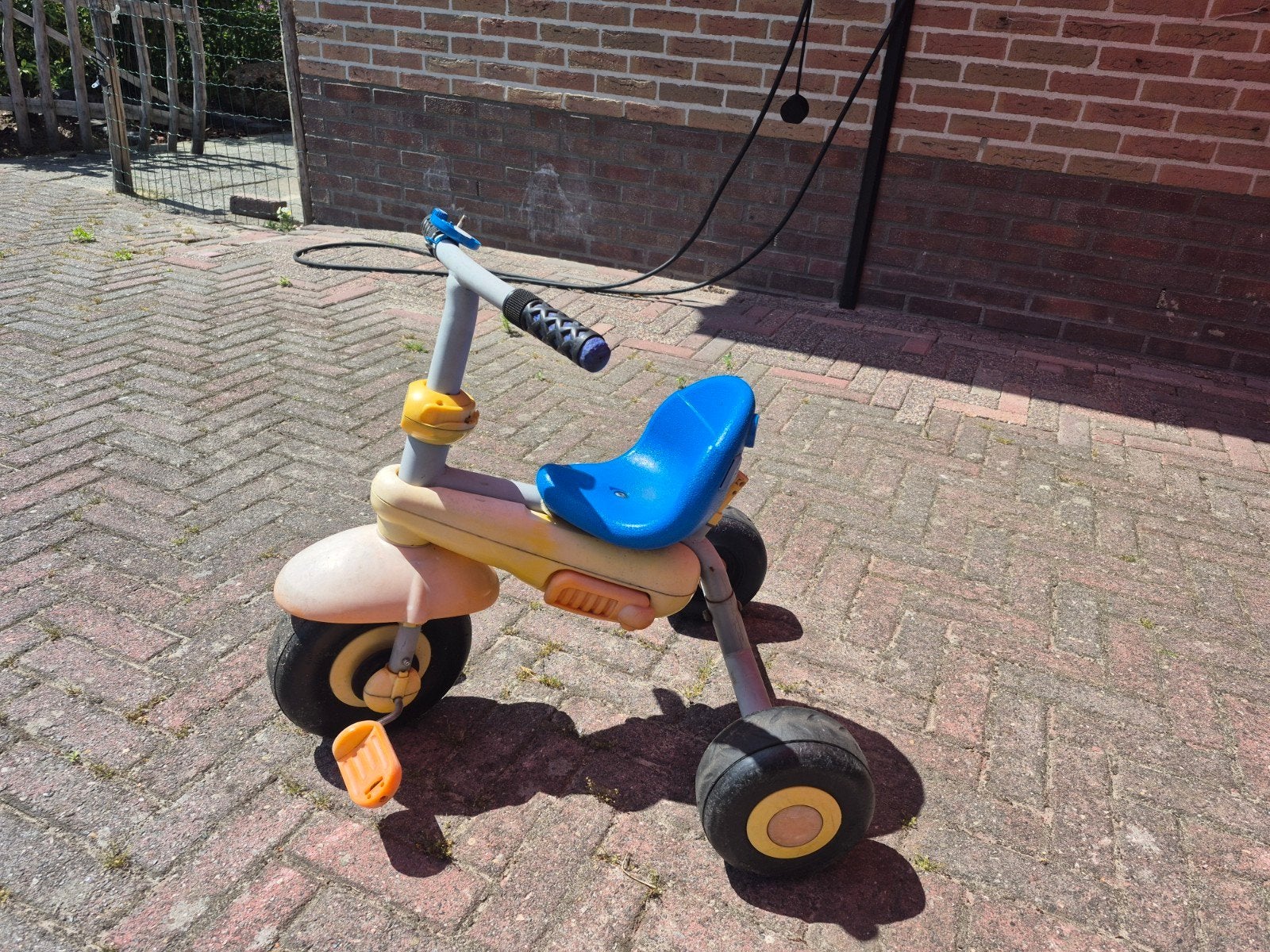 Oude driewieler, veel gebruikt, Ophalen, Gebruikt