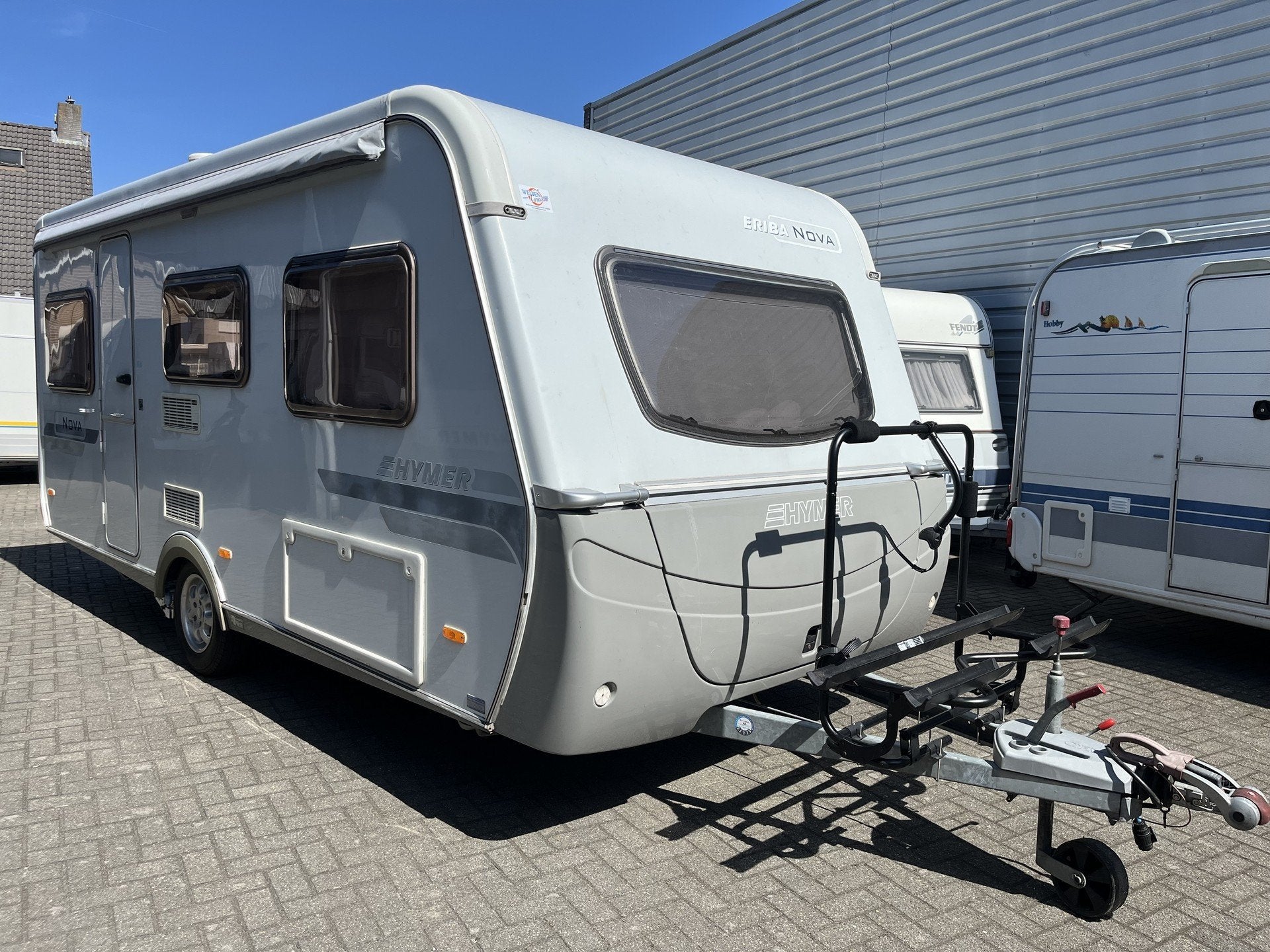 Eriba 490 Nova zeer compleet (bj 2005), Caravans en Kamperen, Caravans, Schokbreker, Bedrijf, 4 tot 5 meter, Eriba