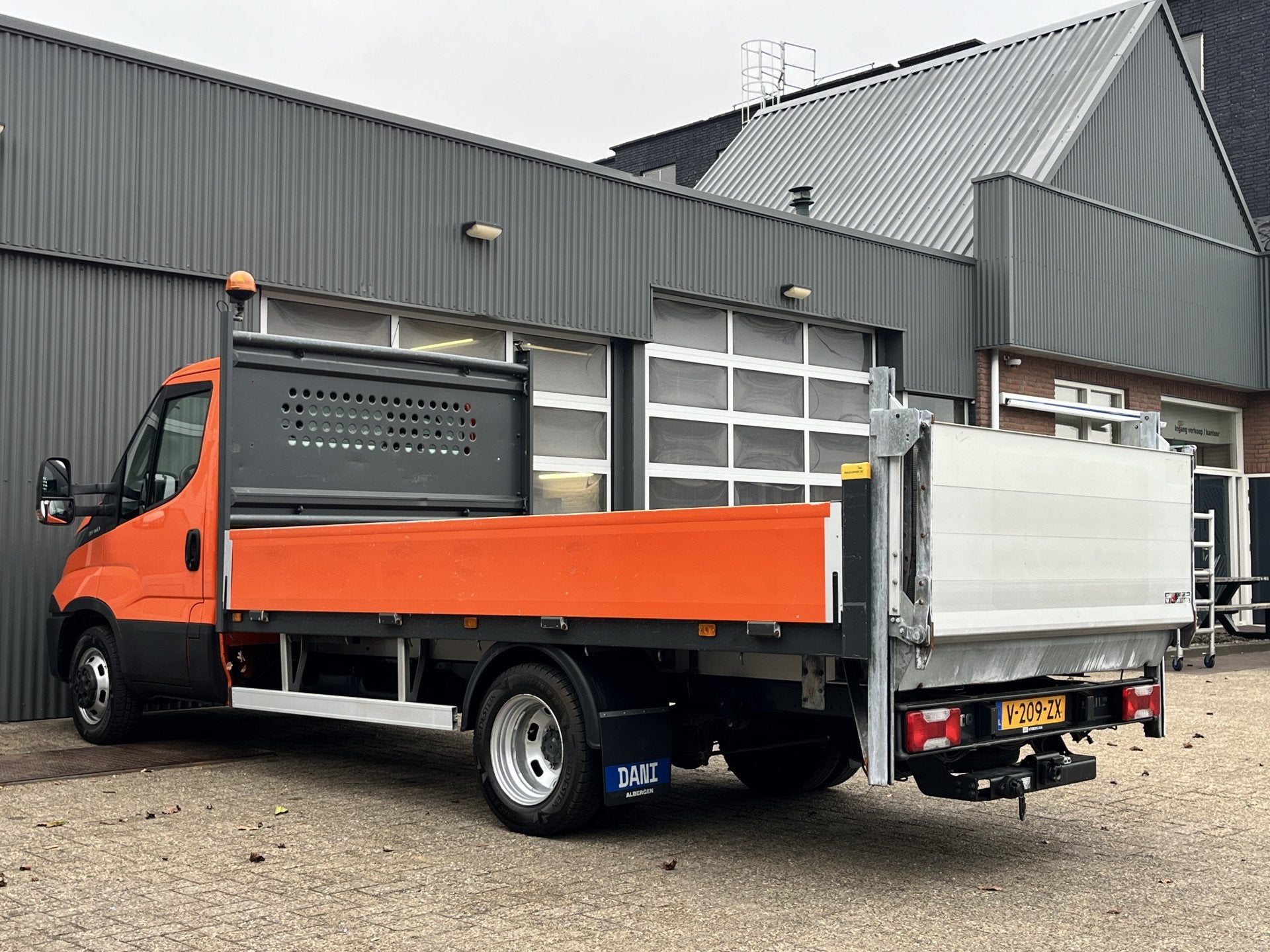 Iveco Daily 35C14 2.3 375 Laadklep 500kg Trekhaak 3500kg tre, Gebruikt, Euro 6, Iveco, 2535 kg