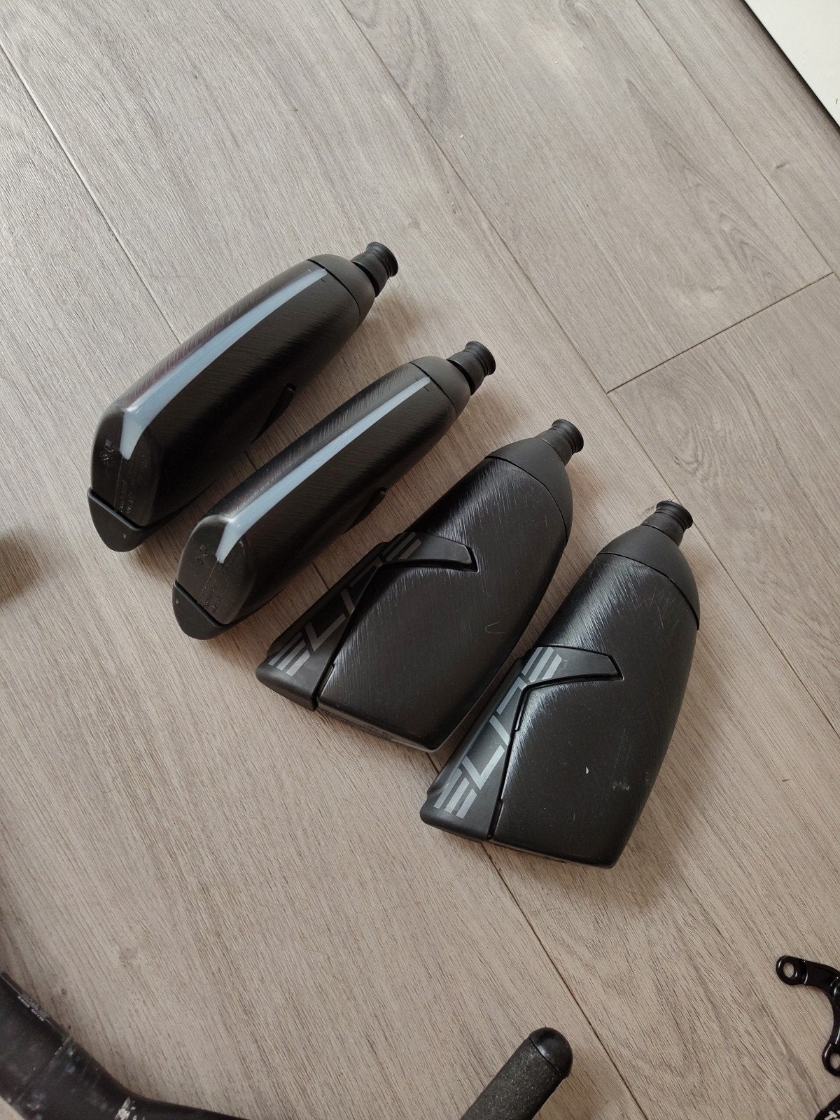 Elite Chrono cx aero bidons en bidonhouders - set van 4, Gebruikt, Overige typen, Kunststof, Racefiets