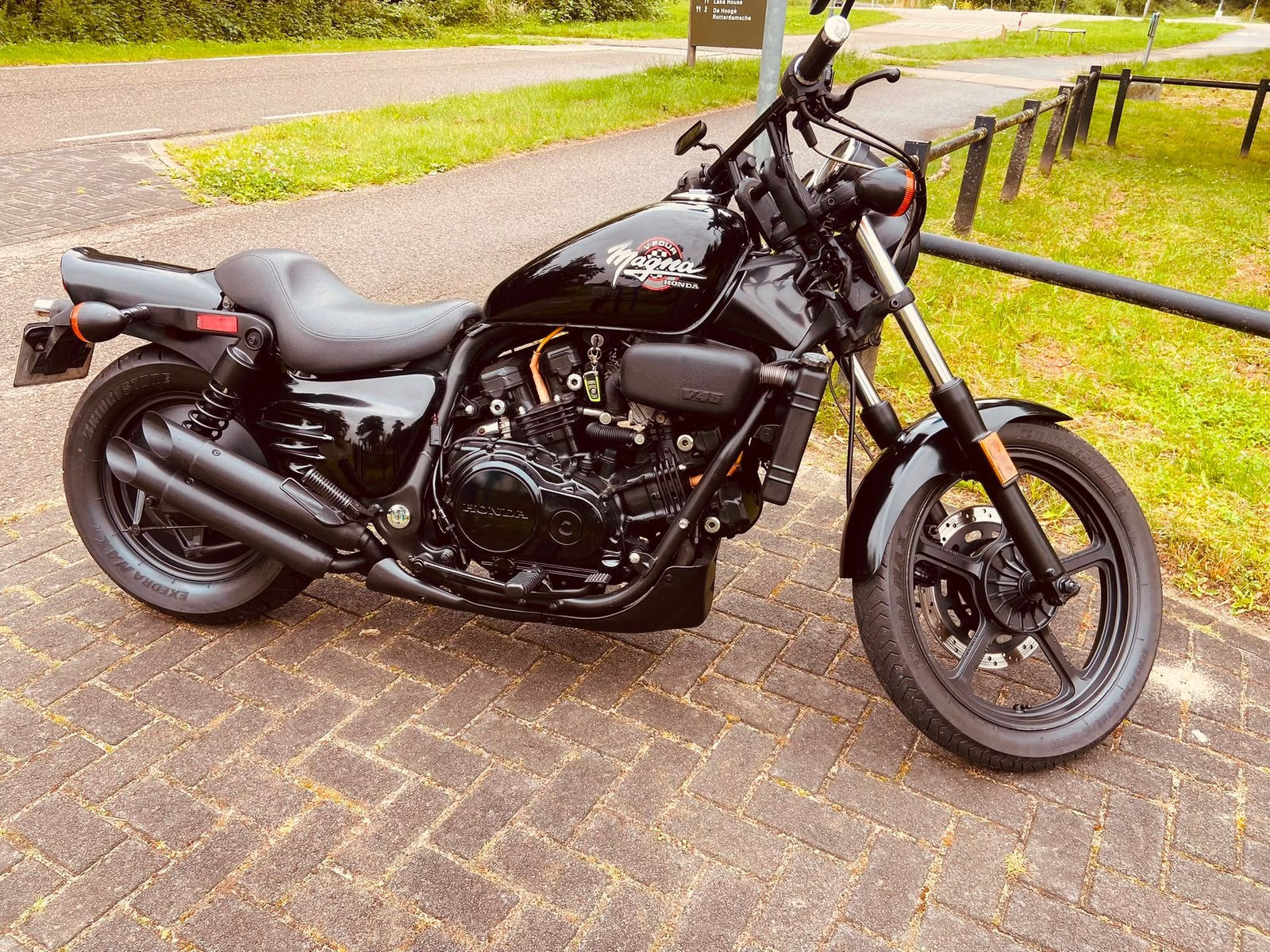 Honda super magna V45 750 - 1990 - BLACK ON BLACK - Topstaat, Motoren, Motoren | Honda, 4 cilinders, Chopper, Particulier, Meer dan 35 kW