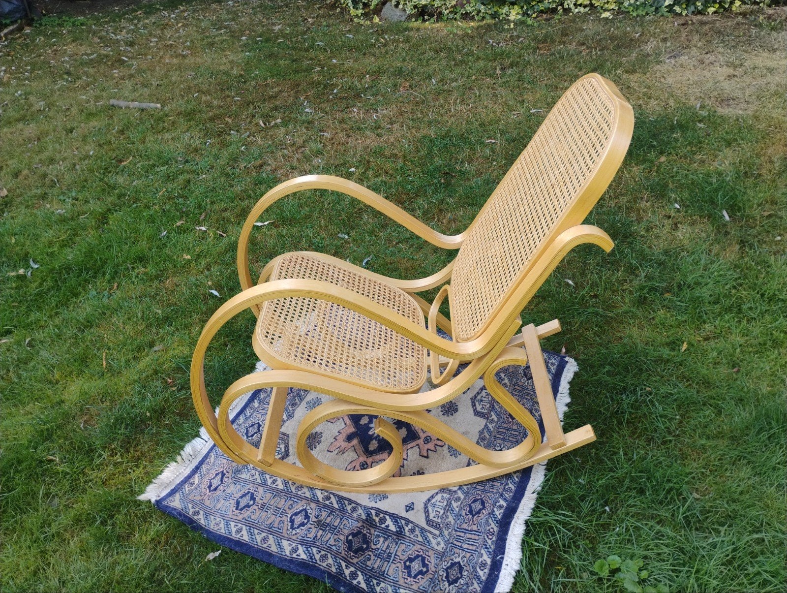 schommelstoel Thonetstijl in zeer goede Staat, Huis en Inrichting, Ophalen of Verzenden, Zo goed als nieuw, Hout, Landelijk