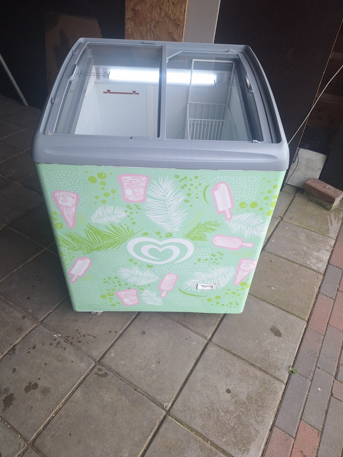 Ola vriezer met Glazen Schuifdeksel en verlichting, Gebruikt, 60 cm of meer, 100 tot 150 liter, Ophalen