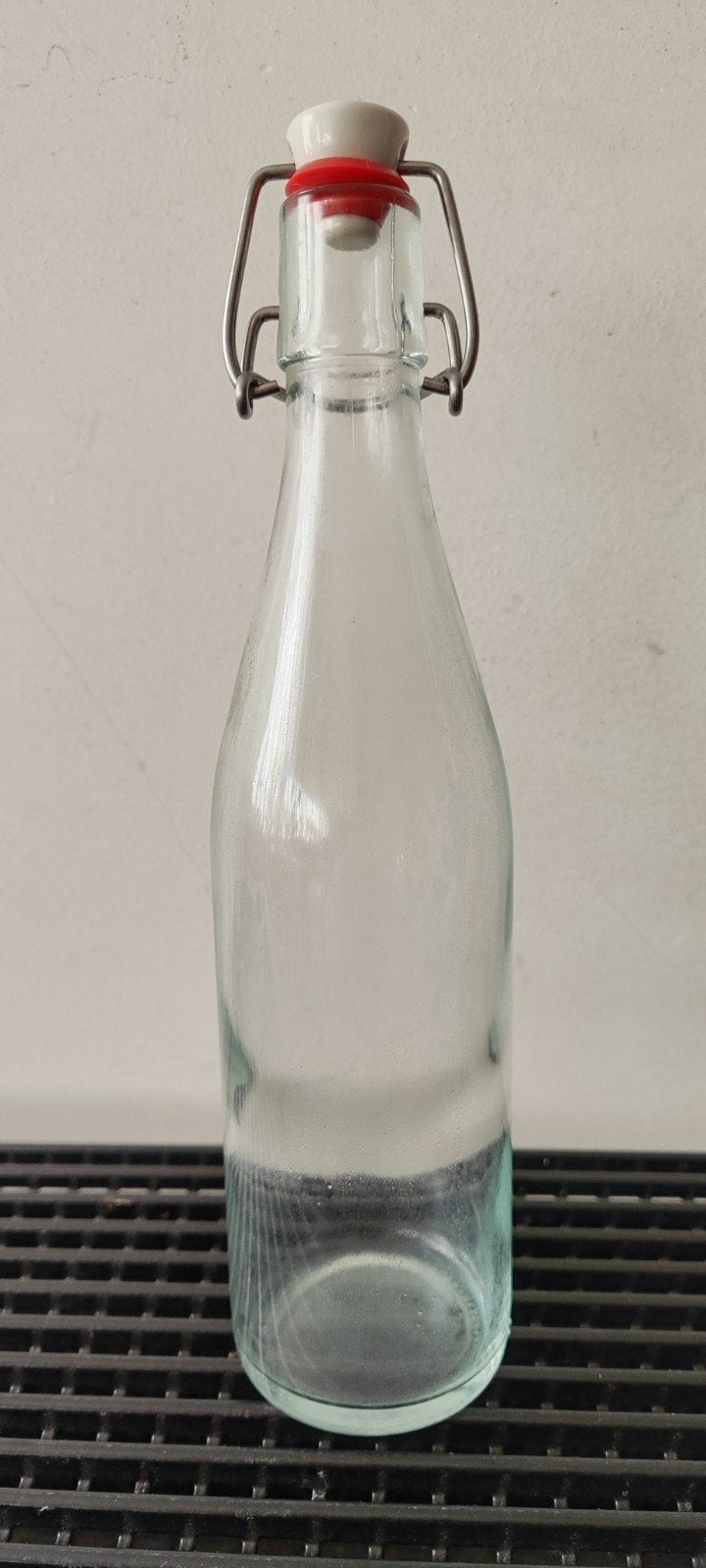 Glazen fles met porseleinen stop, 26 cm hoog, 500 ml, Ophalen of Verzenden, Meerkleurig, Overige merken, Glas