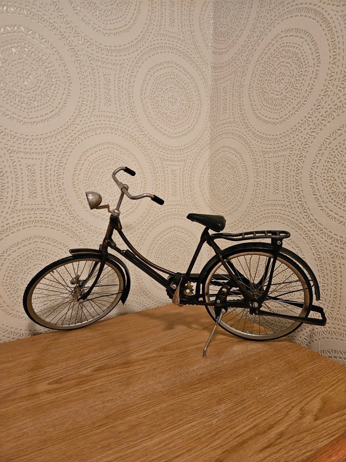 Decoratie oma fiets., Ophalen