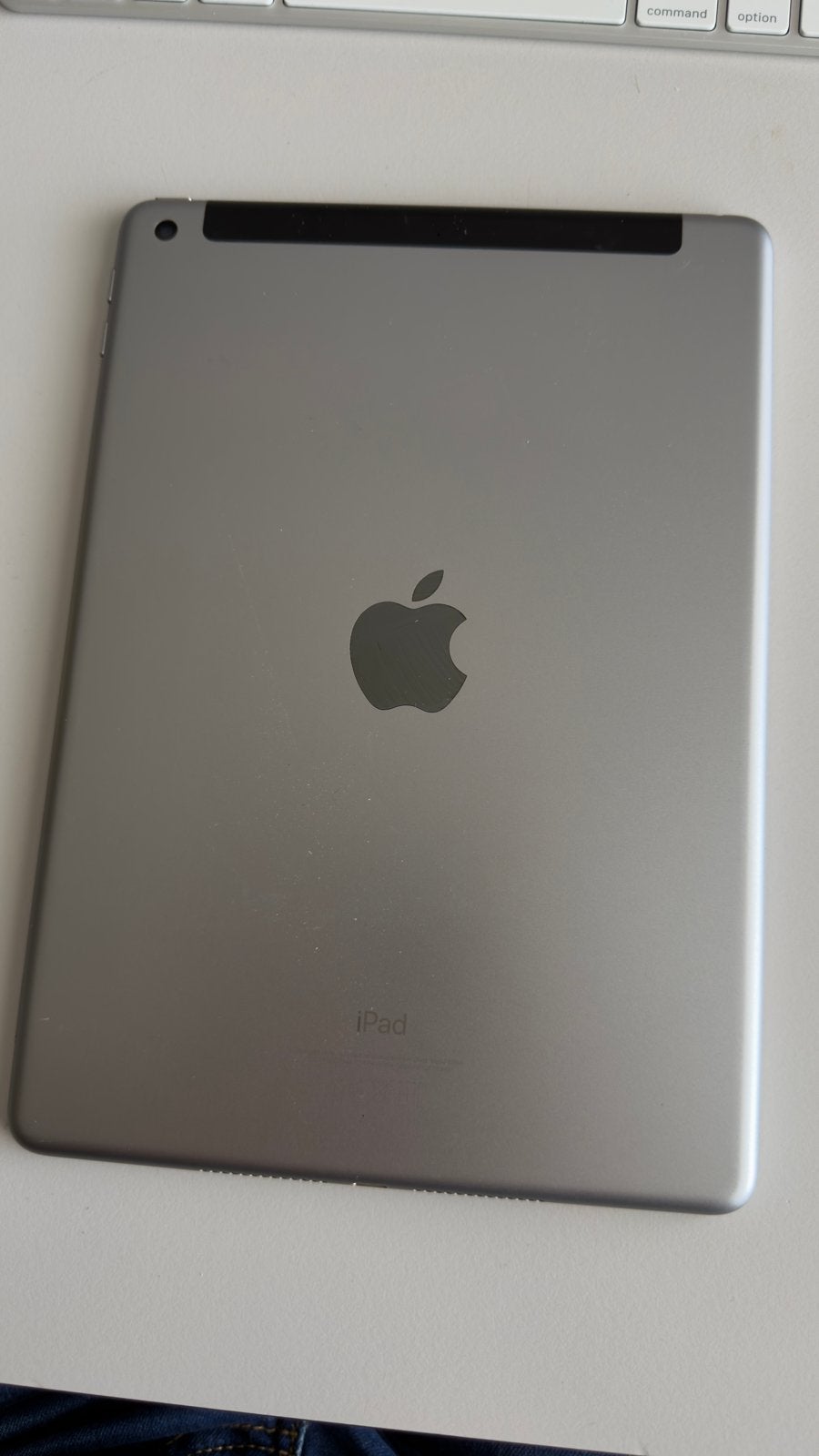 iPad 6e generatie 32GB Zilver - 4G - 96% batterij, Computers en Software, Apple iPads, Gebruikt, Apple iPad, 10 inch, 32 GB, Zilver