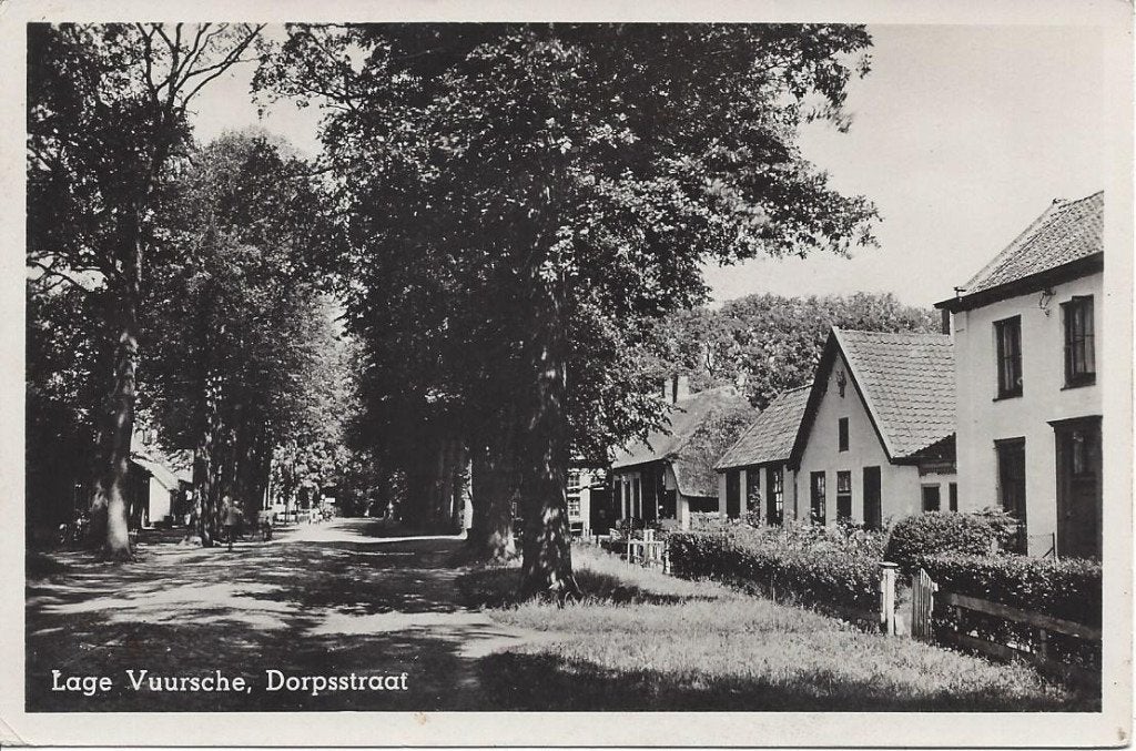 Lage Vuursche (Utr.) Dorpsstraat, gelopen 1949, Ophalen of Verzenden, 1920 tot 1940, Gelopen, Utrecht