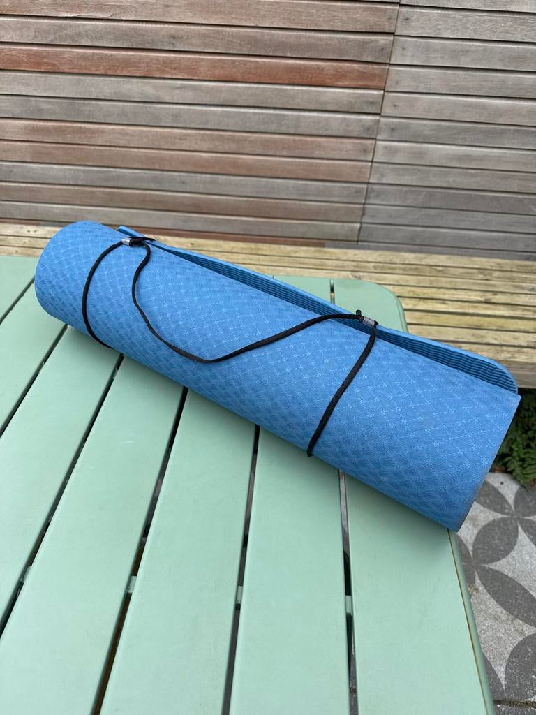 Blauwe yogamat met draagband, Sport en Fitness, Yoga en Pilates, Ophalen, Gebruikt, Yogamat