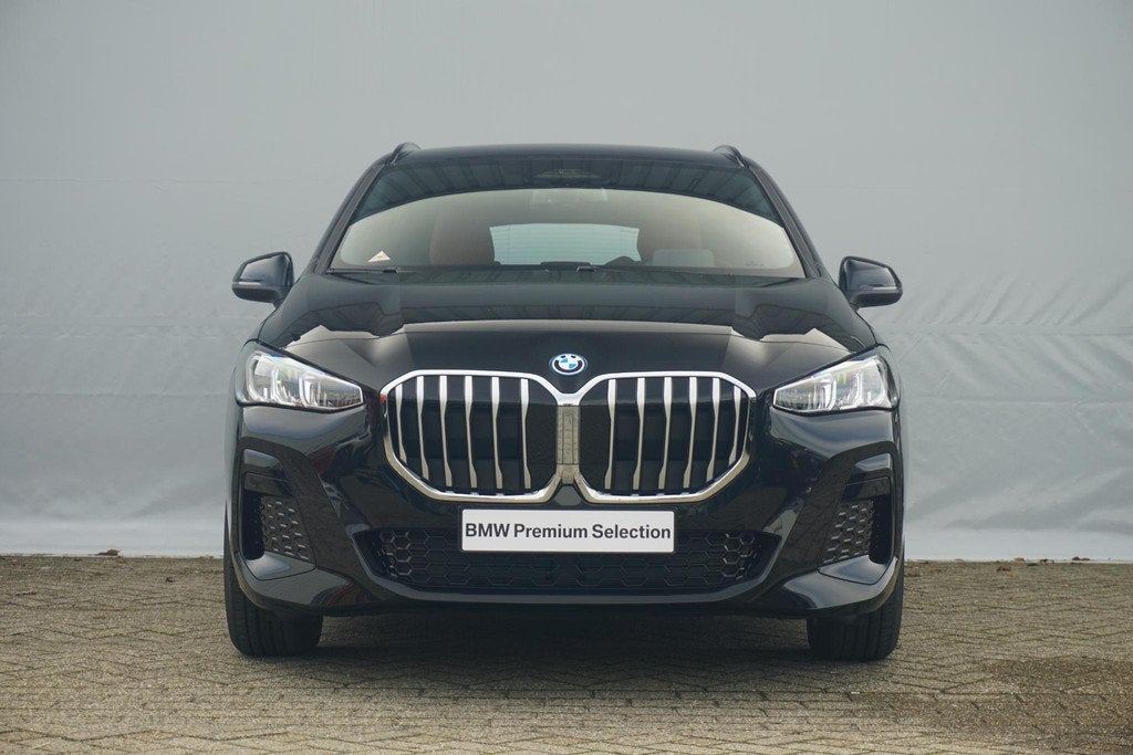 BMW 2 Serie Active Tourer 225e xDrive | M Sportpakket | Head, Automaat, Euro 6, 150 min, Zwart