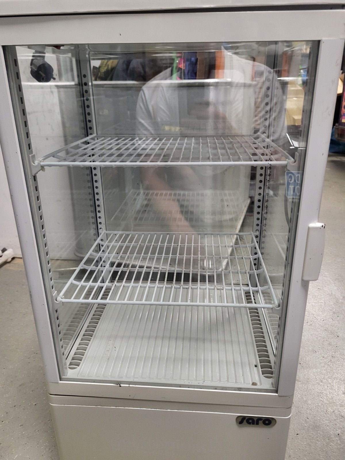 Gebak vitrine, Ophalen, Koelen en Vriezen