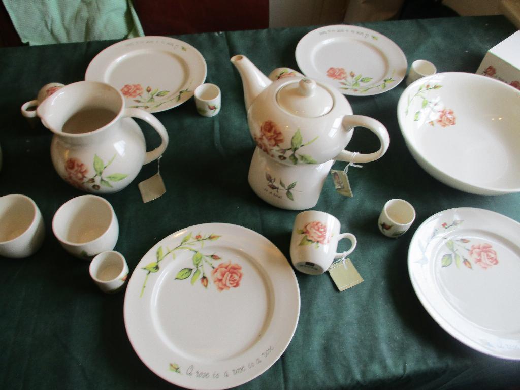 Jet by ter Steege a Rose is a Rose compleet servies nieuw, Overige typen, Nieuw, Ophalen of Verzenden, Overige stijlen