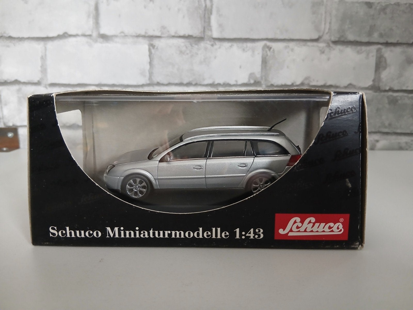 Opel Vectra Caravan, Hobby en Vrije tijd, Modelauto's | 1:43, Ophalen of Verzenden, Zo goed als nieuw, Schuco