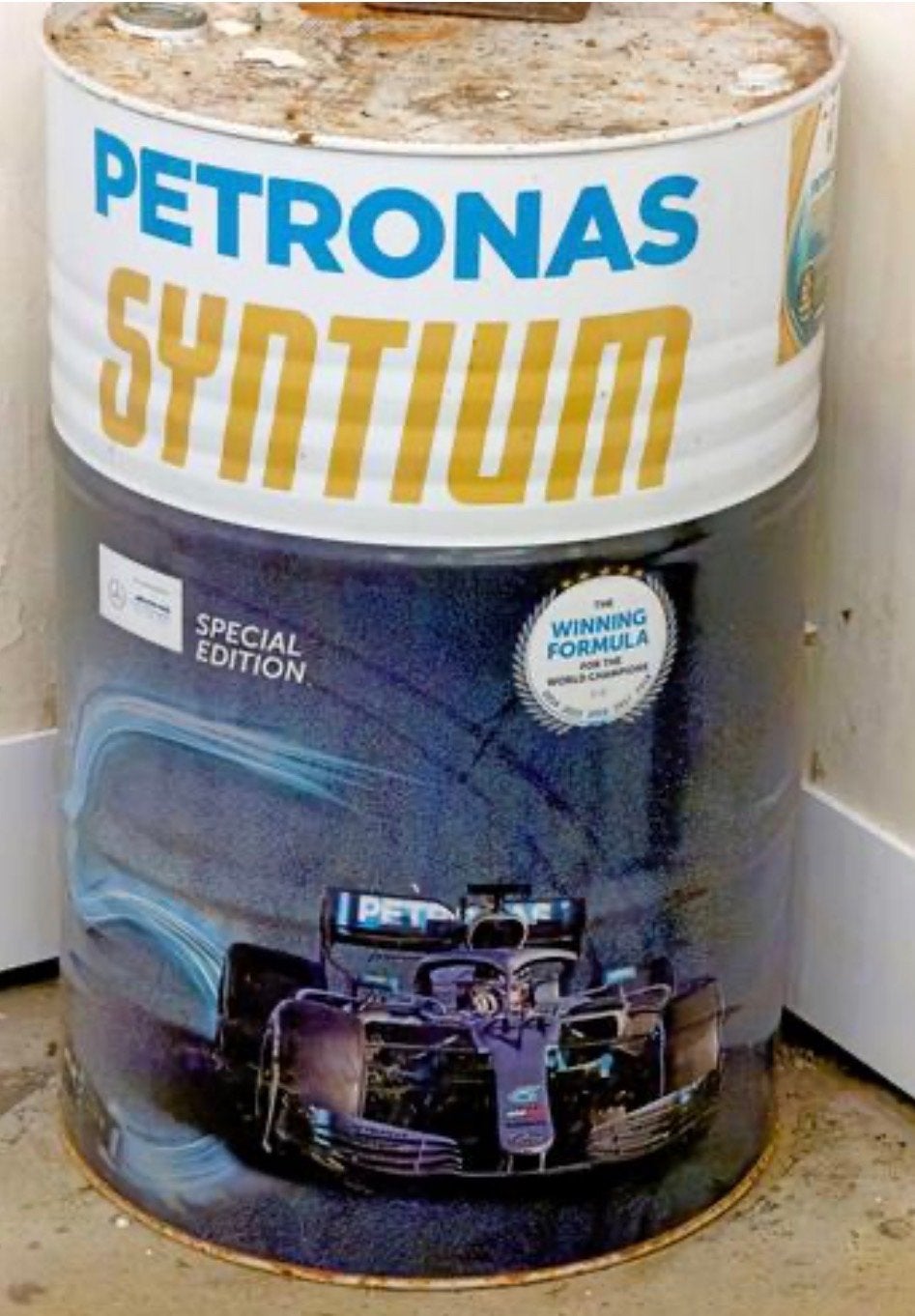 Gratis Petronas Syntium Special Edition F1 Olievat, Ophalen