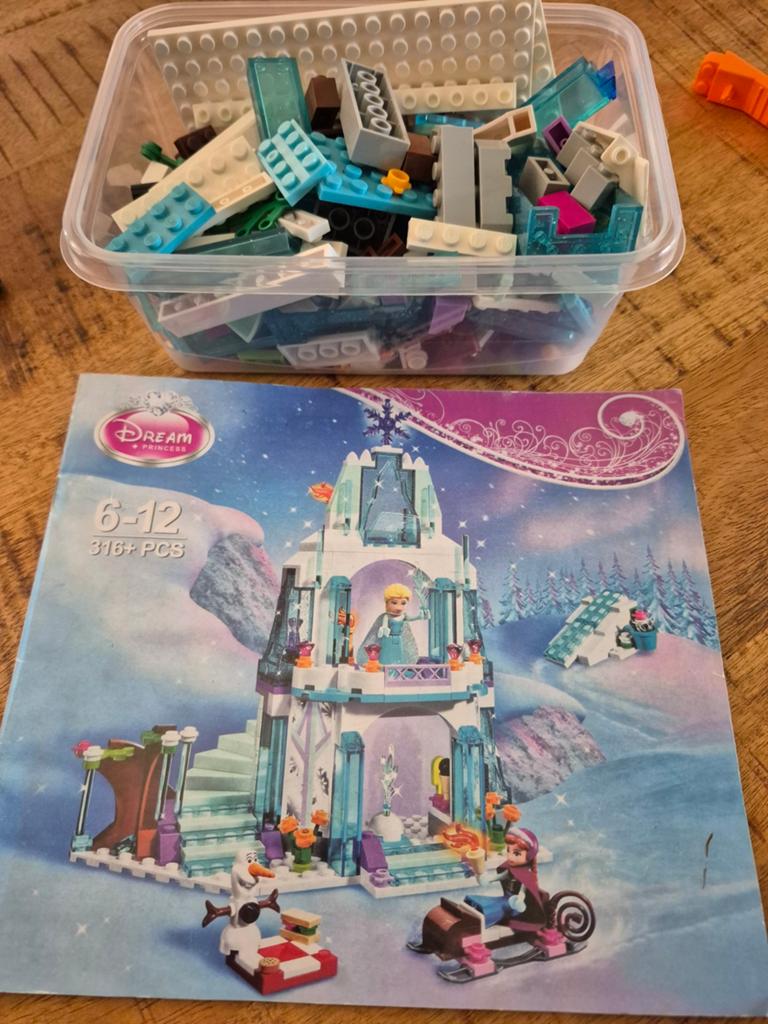 Frozen IJskasteel Bouwset, Ophalen of Verzenden, Zo goed als nieuw
