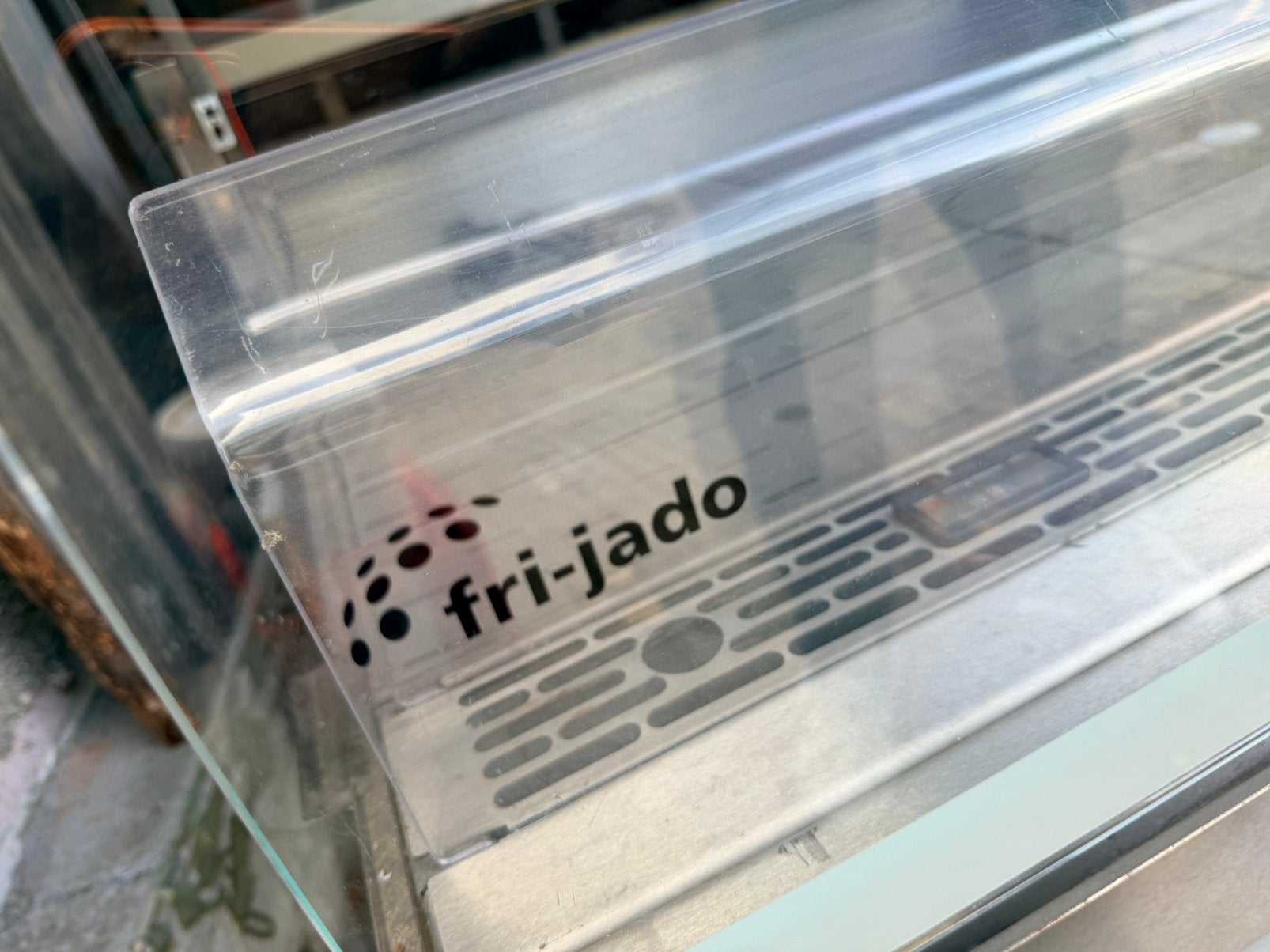 Fri-jado serve-over vitrine warm koud ( nieuwe fotos ), Zakelijke goederen, Horeca | Keukenapparatuur, Ophalen, Gebruikt, RVS Meubilair