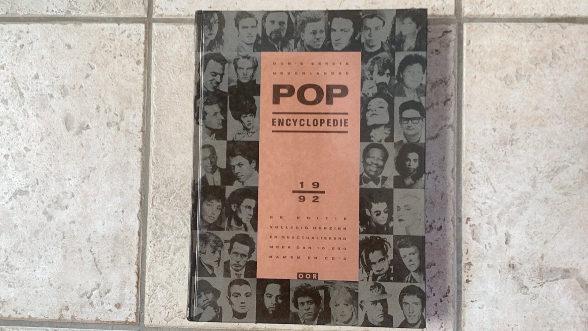 Boek Oor Pop encyclopedie 1992, Ophalen of Verzenden, Zo goed als nieuw, Algemeen