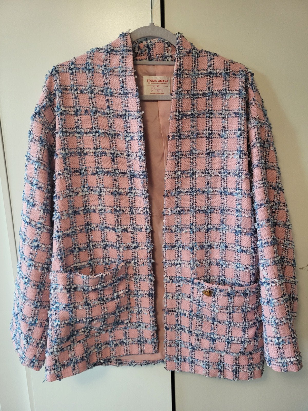 Mooie lichtroze blazer met spijkerblauw accenten, Maat 38/40 (M), Studio Amaya, Ophalen of Verzenden, Zo goed als nieuw