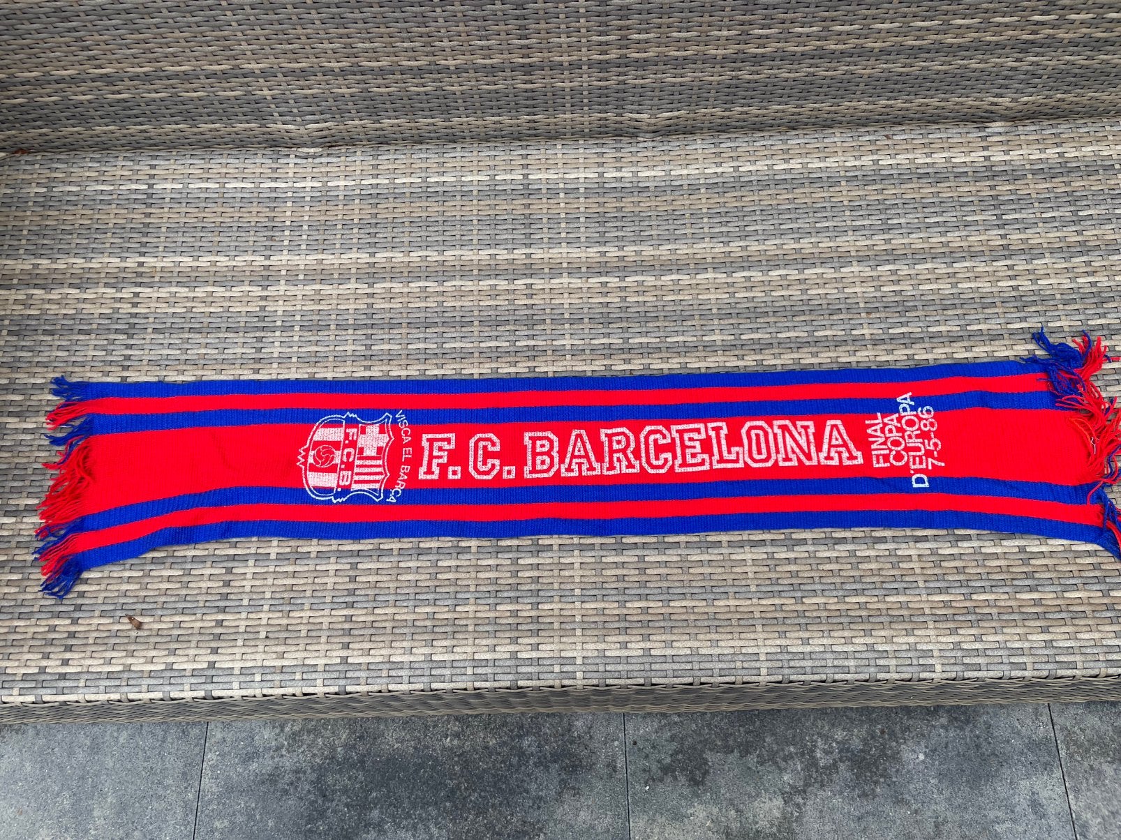 Retrosjaal Barcelona, Ophalen of Verzenden, Gebruikt, Buitenlandse clubs, Vaantje of Sjaal