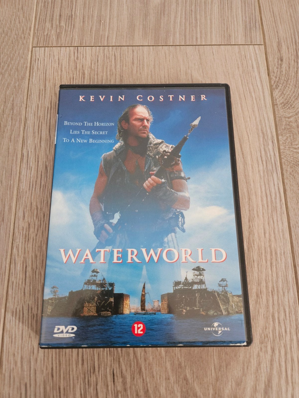 Waterworld (1995), Portugees, Ophalen of Verzenden, Zo goed als nieuw, Vanaf 12 jaar