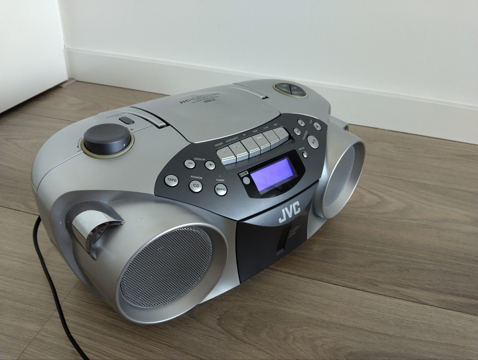 Foto 5 van JVC RC-EX36 Draagbare CD/Cassette Speler met Radio