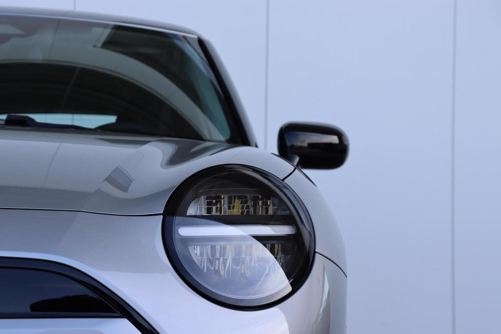 Mini 3-deurs Cooper E Essential Nieuw/ Carplay/ Navigatie/ C, Auto's, Mini, Stof, Gebruikt, 41 kWh, Met garantie (alle)