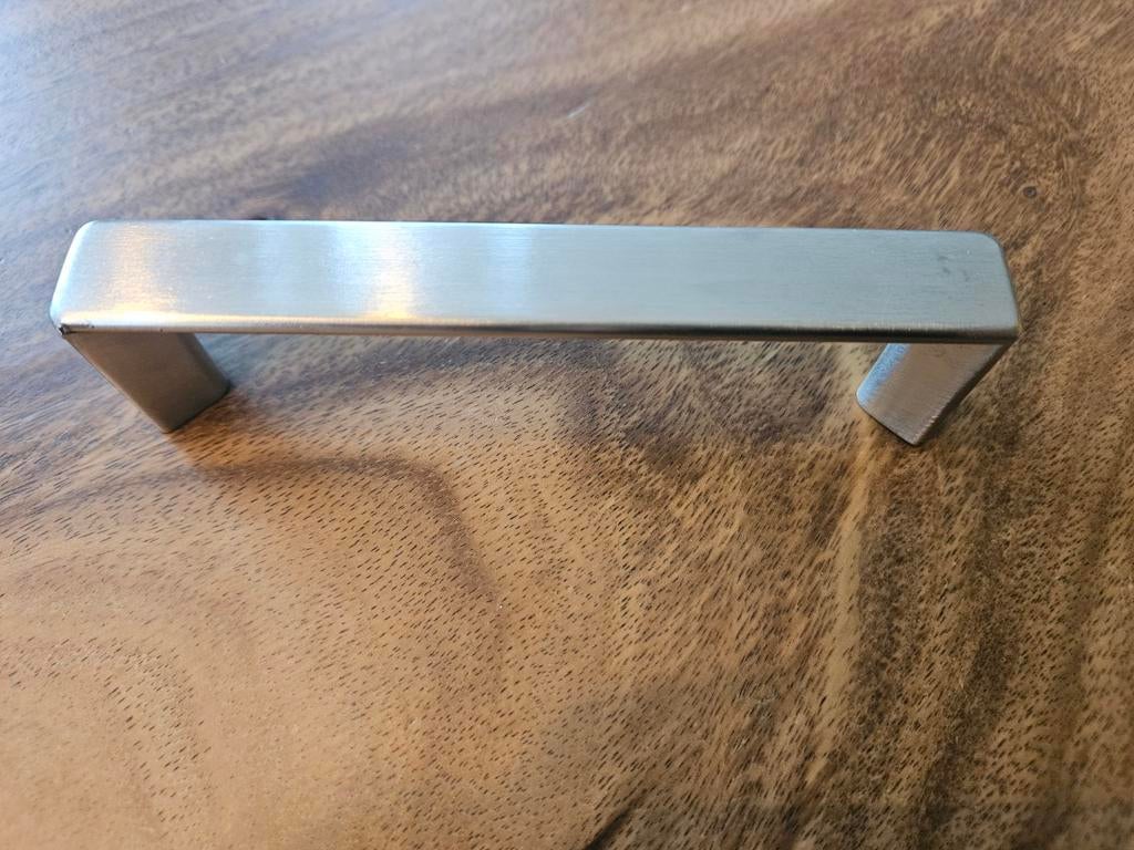 IKEA RVS Keuken Handgreep - Strak & Hoekig Design, Ophalen, IKEA, Zilver, Metaal