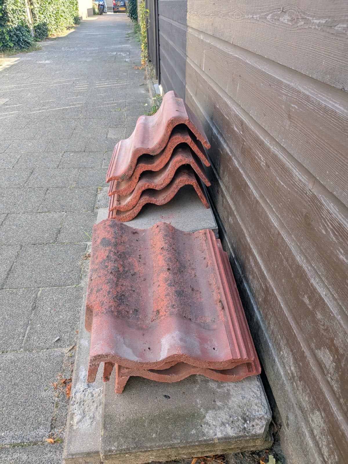 Dakpannen eind rechts 7 stuks MOET WEG!!, Ophalen, Gebruikt, Steen of Klei, Minder dan 5 m²