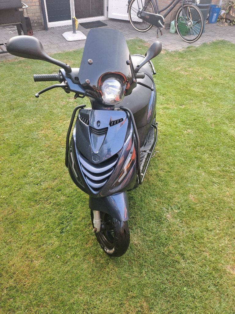 Piaggio Zip 4 takt 2016, Ophalen, Gebruikt, Piaggio