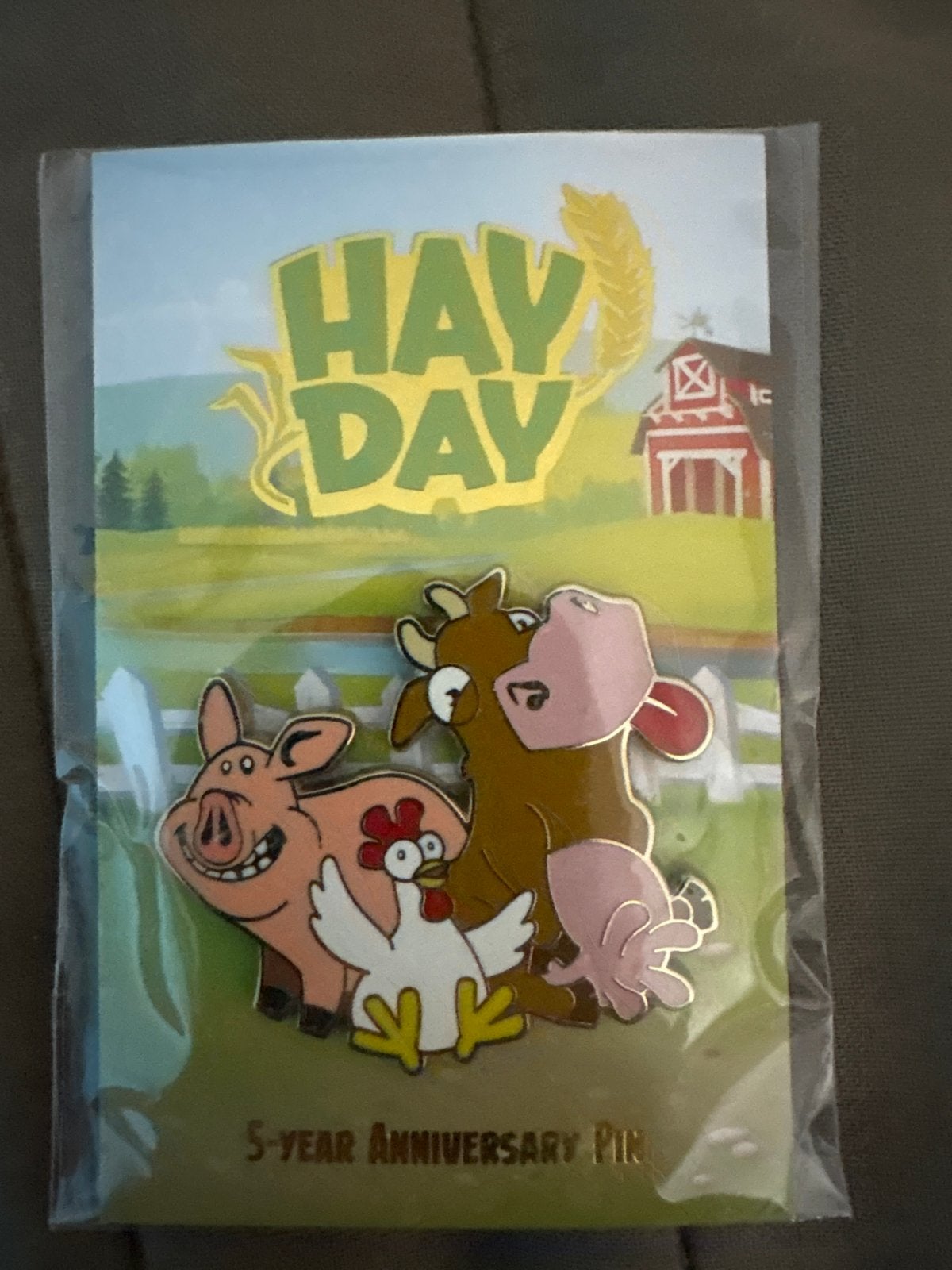 Hay Day 5-jarig jubileum pin, Ophalen, Nieuw, Dier of Natuur, Speldje of Pin