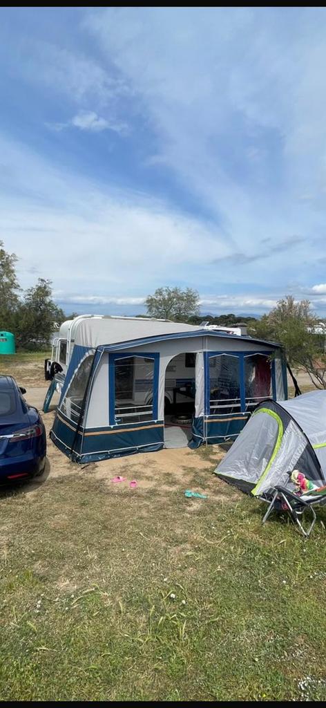 Hobby De Luxe 400 caravan ( staat in Figueres, spanje ), Standaardzit, Hobby, Tot en met 3, Particulier