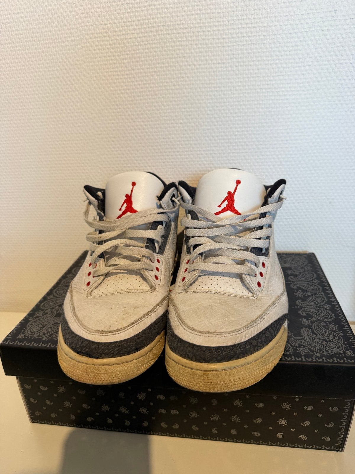 Nike Air Jordan 3 Retro SE Unite Red Cement (maat 47.5), Kleding | Heren, Schoenen, Ophalen of Verzenden, Gedragen, Wit, Sneakers of Gympen
