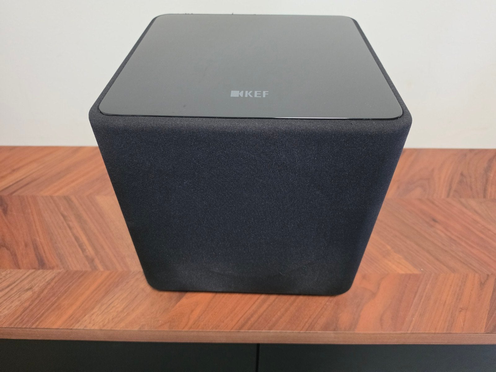 KEF Kube8b Actieve Subwoofer (Zwart), Gebruikt, Subwoofer, 120 watt of meer, Ophalen