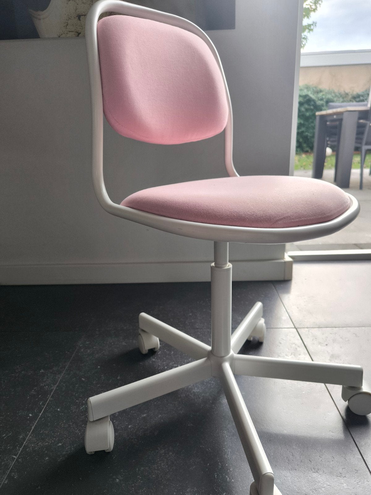 Foto 4 van Gratis kinder bureaustoel van ikea