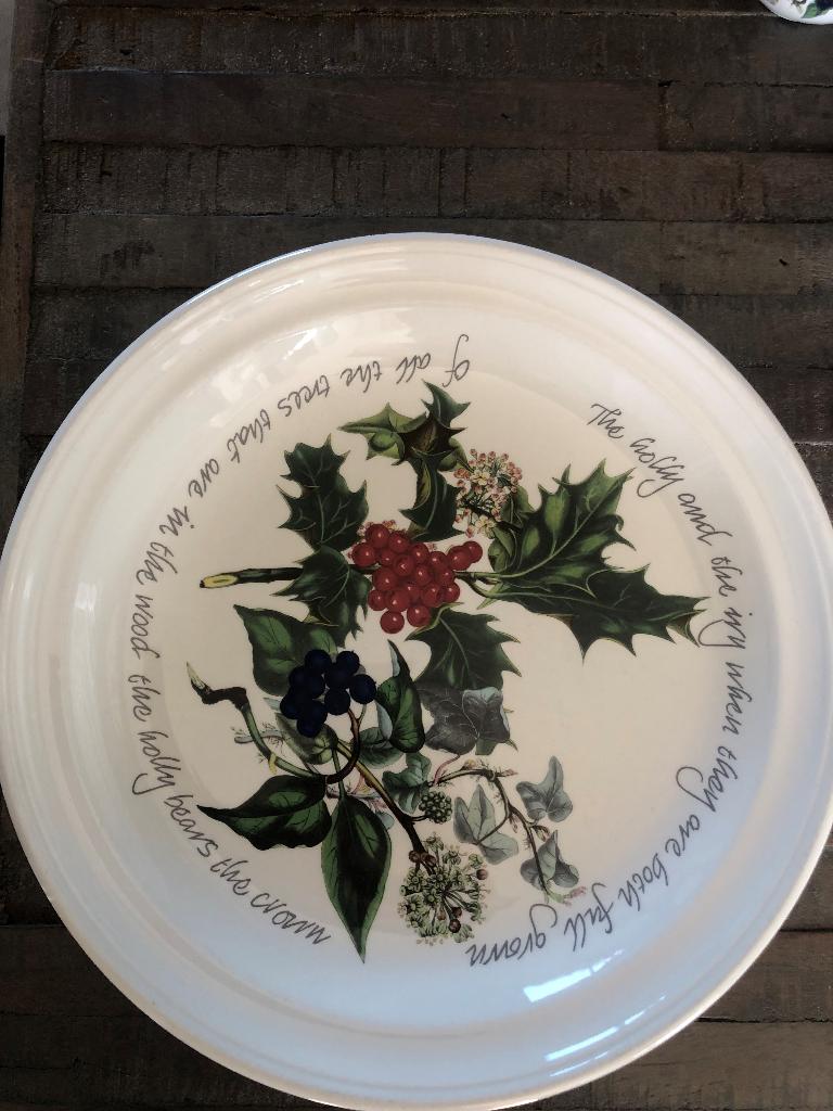Portemeirion bordenThe Holly & the Ivy, Huis en Inrichting, Keuken | Servies, Ophalen, Gebruikt, Overige stijlen, Kop(pen) en/of Schotel(s)