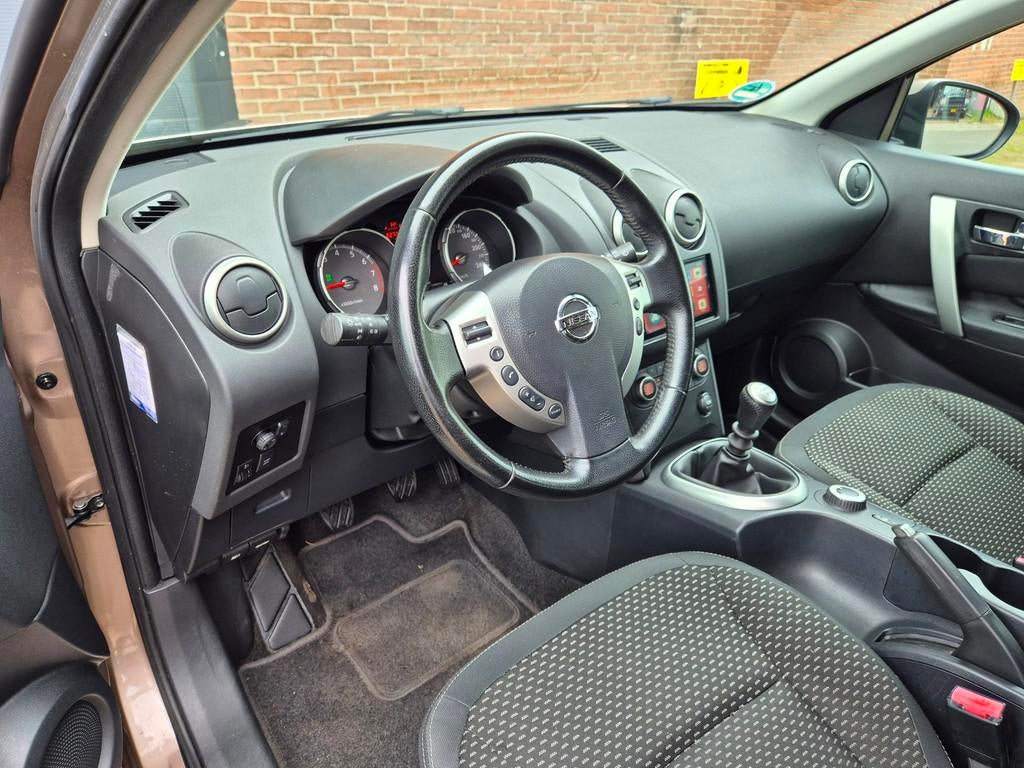 Nissan Qashqai 2.0 Acenta 4WD Carplay, Camera, Trekhaak, NAP, Stof, Gebruikt, Zwart, 4 cilinders