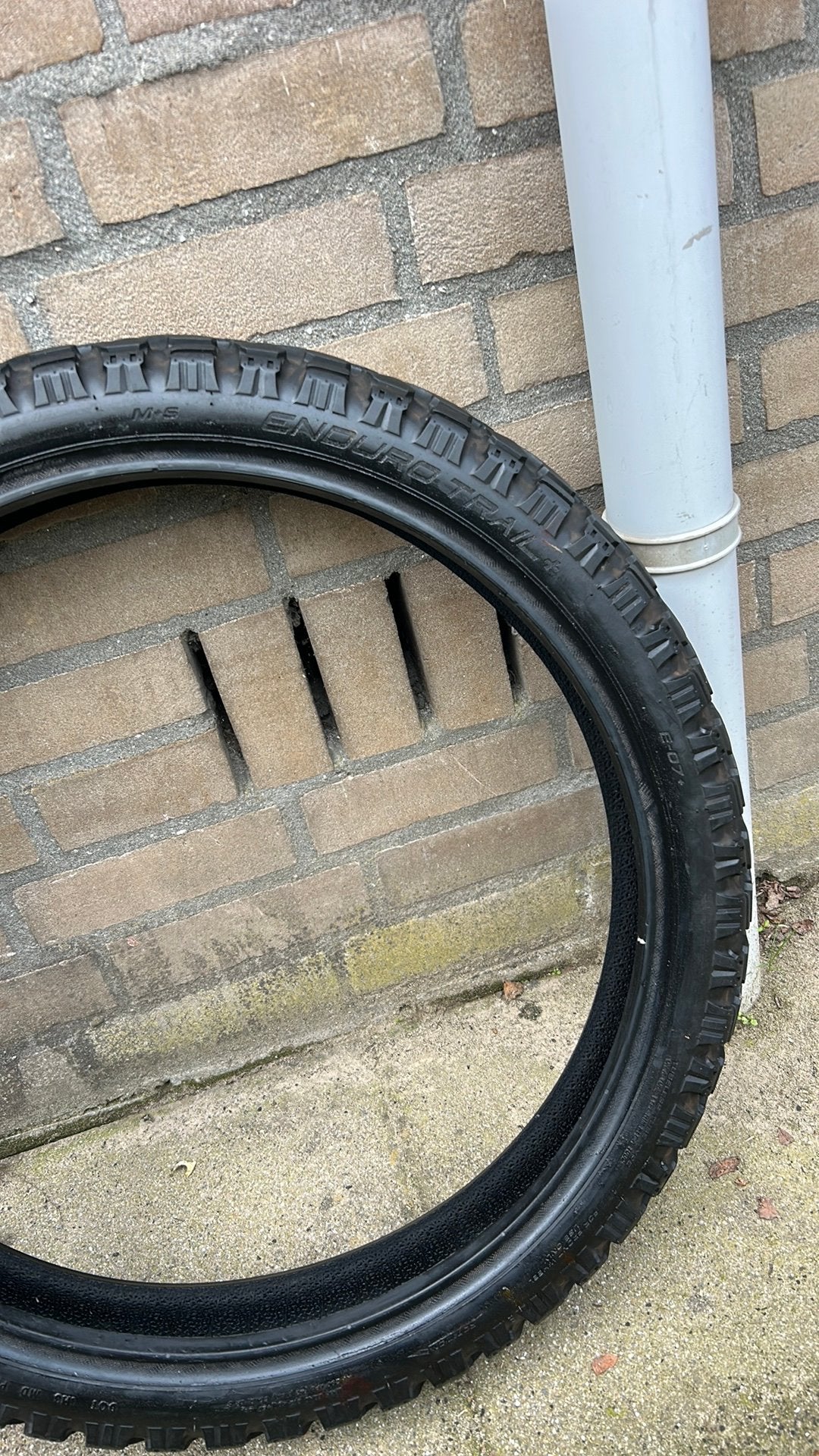 Mitas E-07+ enduro trail 90/90-21 54T DOT0624, Motoren, Ophalen, Gebruikt