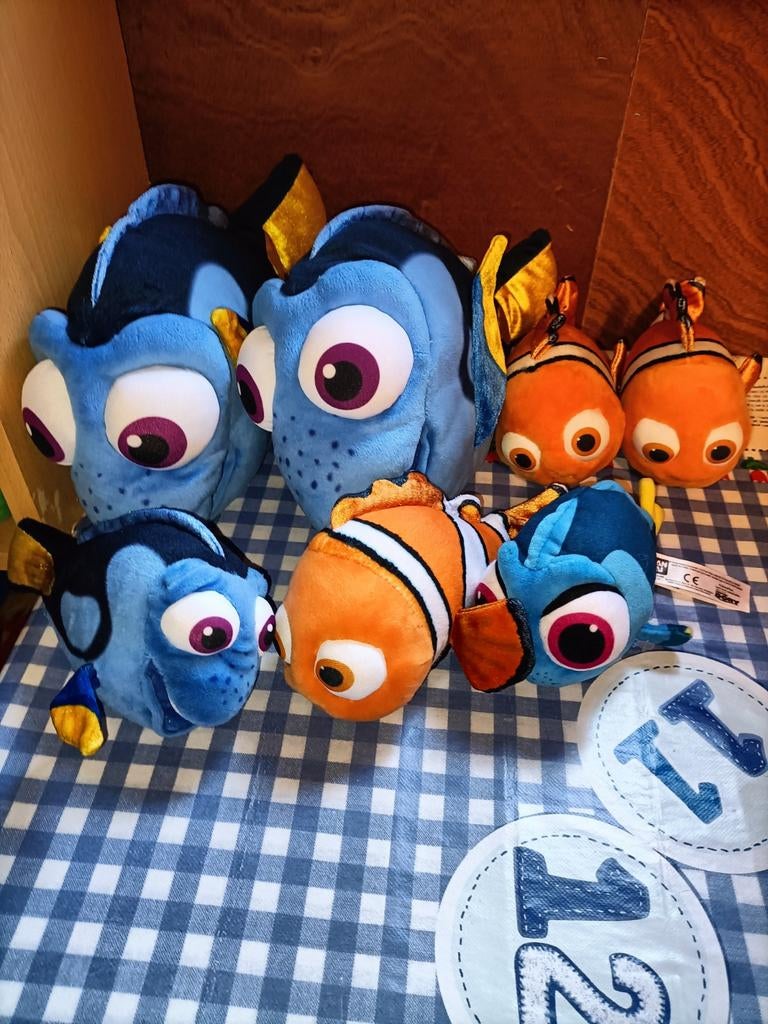 Lot Nemo en Dory knuffels 30 cm en 18 cm groot, Ophalen of Verzenden, Zo goed als nieuw