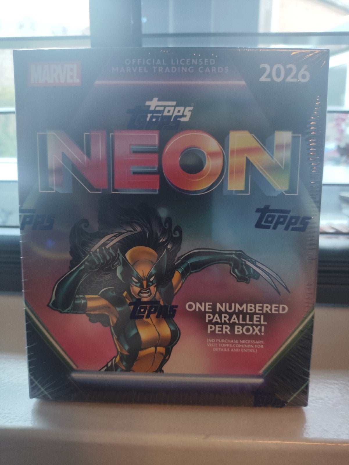 Topps Marvel Neon 2026 Megabox - Nieuw en Geseald, Ophalen of Verzenden, Nieuw, Boosterbox