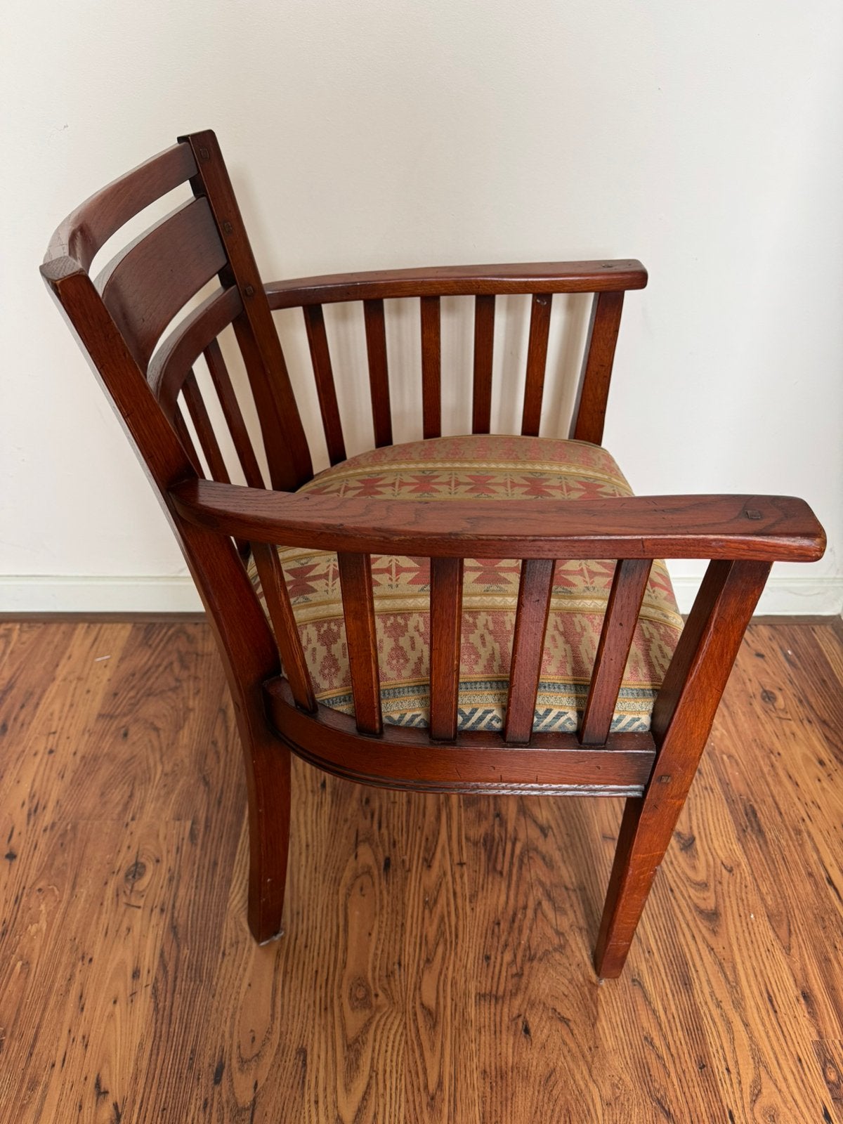 Foto 5 van Kersenhouten tafel 2mtr met vier stoelen