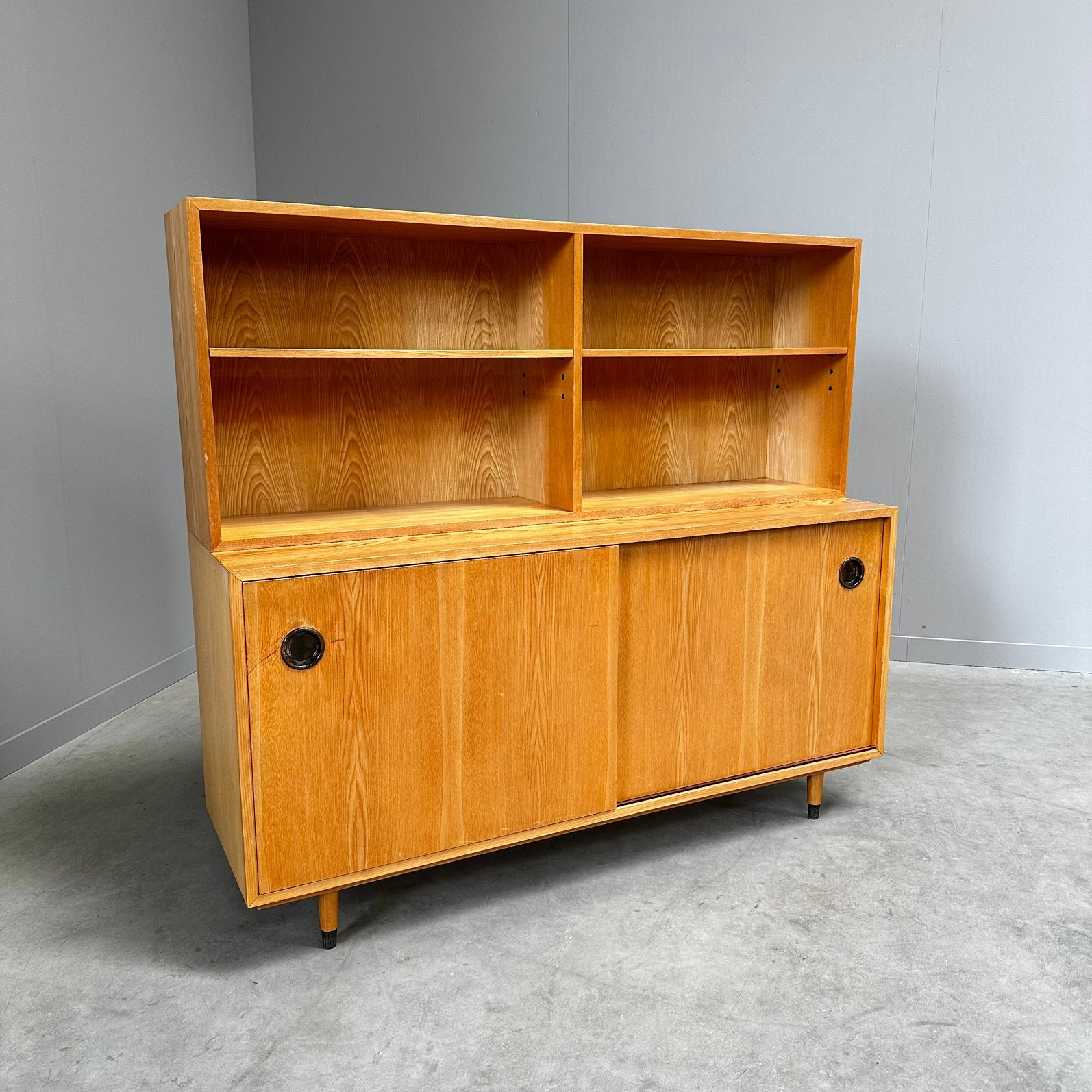 Vintage kast highboard dressoir jaren 60 design midcentury, Huis en Inrichting, Kasten | Wandmeubels, Ophalen, Gebruikt, Met deur(en)