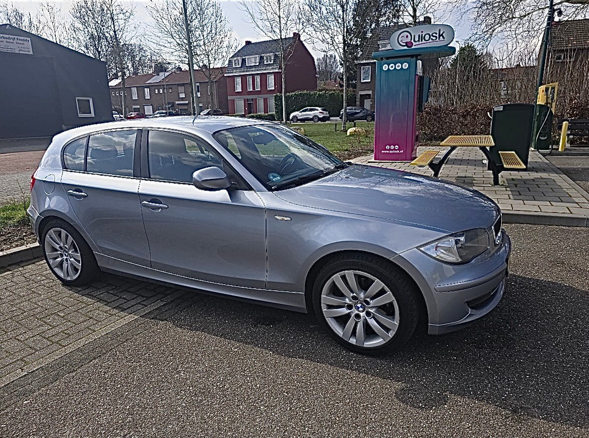 BMW 1-Serie 2.0 116I 5DR 2010 Blauw, 1-Serie, Achterwielaandrijving, 1995 cc, 4 cilinders