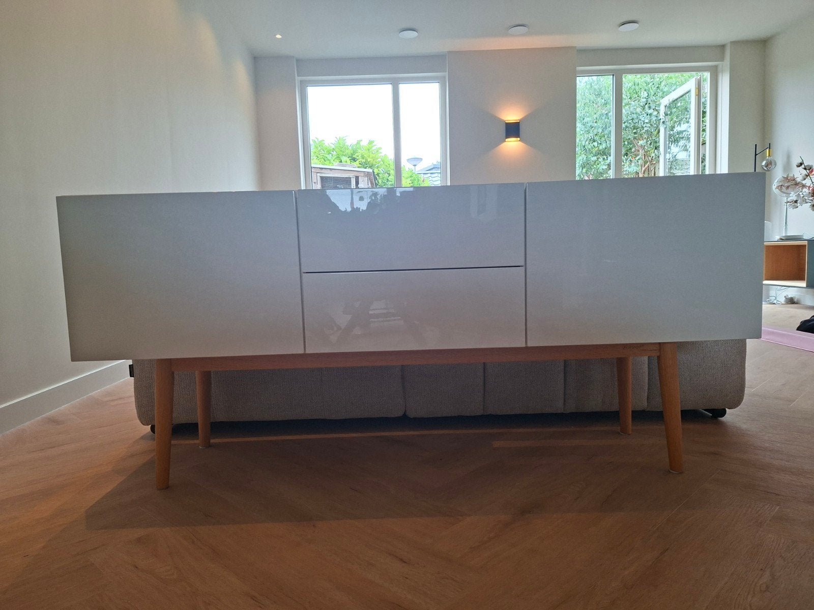 Zuiver High on Wood Dressoir/TV-meubel, Ophalen, Modern, Scandinavisch, 150 tot 200 cm, Zo goed als nieuw