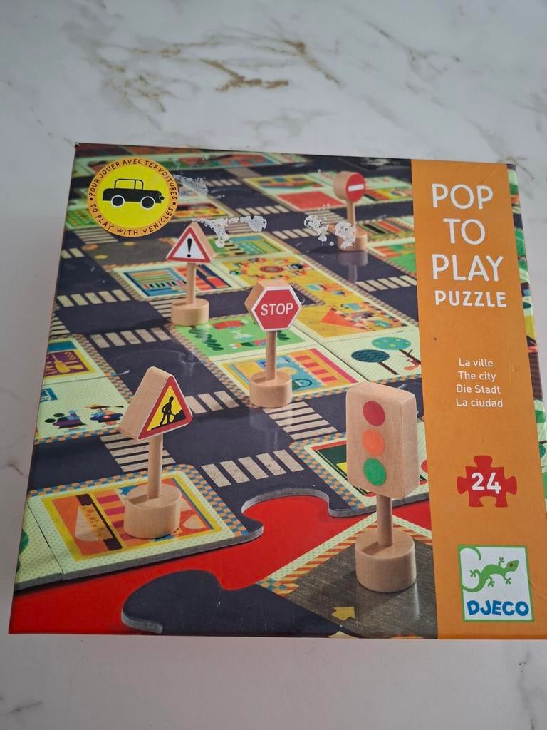 Djeco Pop To Play Puzzle: Stad met Verkeersborden, Ophalen of Verzenden, 10 tot 50 stukjes, Zo goed als nieuw, 2 tot 4 jaar