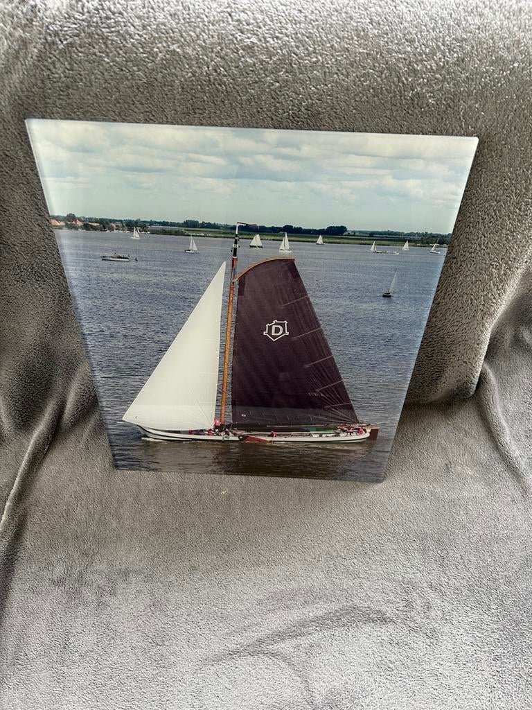 Dokkumer skutsje - Foto op plexiglas, Huis en Inrichting, Woonaccessoires | Schilderijen, Tekeningen en Foto's, Zo goed als nieuw